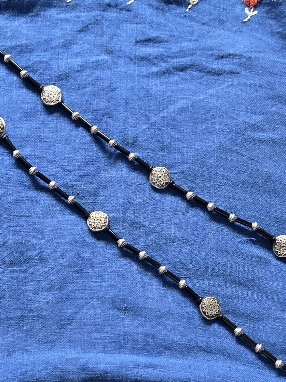 • Vintage Liz Claiborne Silver-Tone & Black Beaded Sun Medallion Necklace